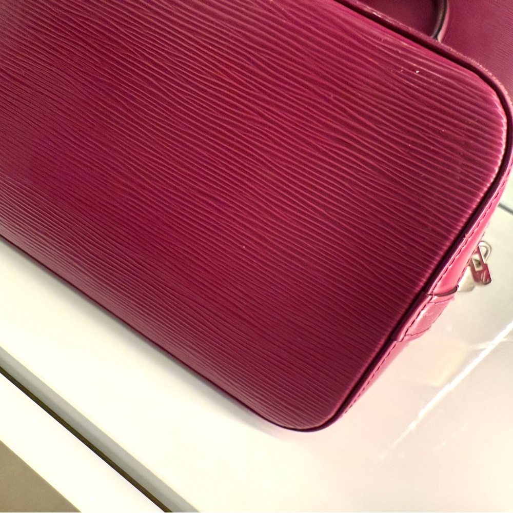 Louis Vuitton Alma PM Epi Leather - Picture 5 of 12